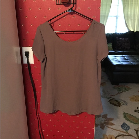 Pretty polyester top - Picture 2 of 2